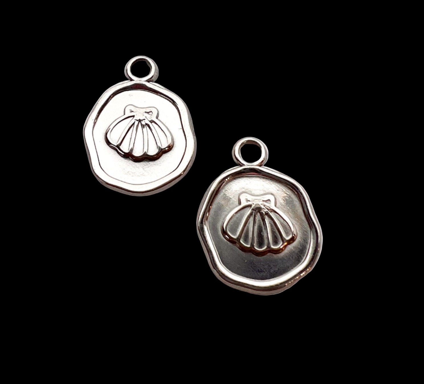 Silver Clam Seal Charm